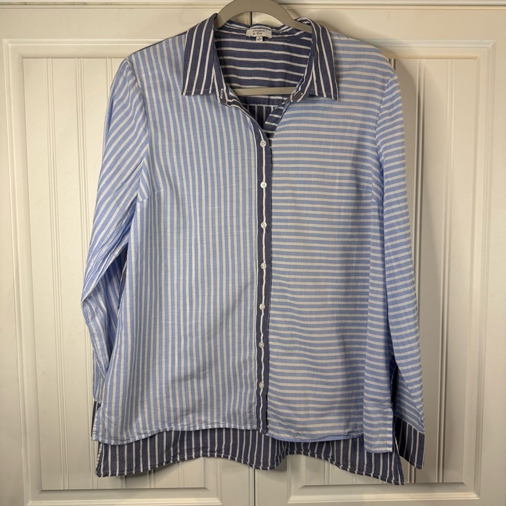 Crown & Ivy Women’s Blue & White Striped Button-Up Shirt – Size L